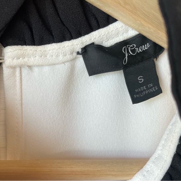 J. Crew Ruffle Neck Sleeveless Top in 365 Crepe Size: Small - Picture 6 of 6